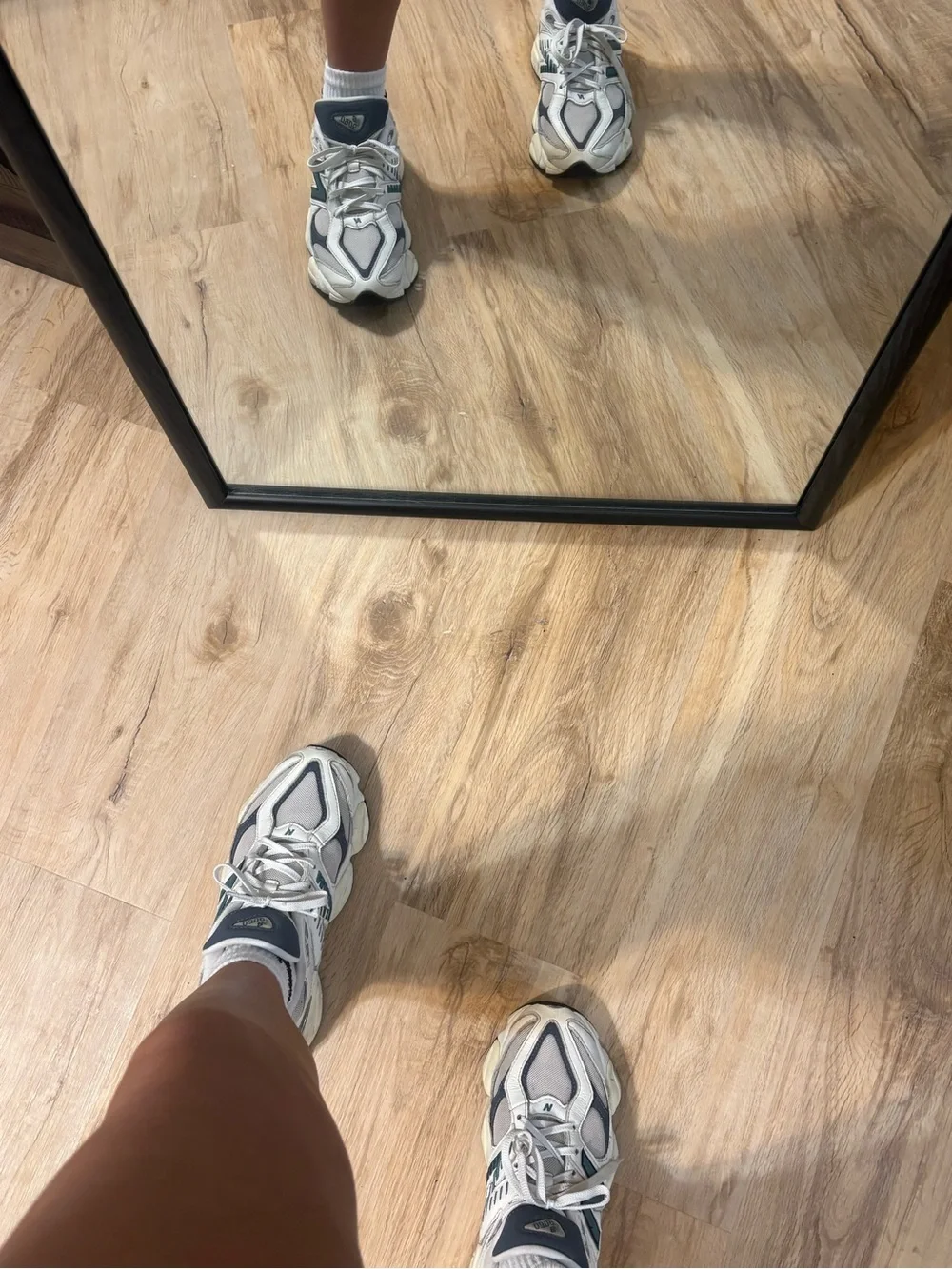 New Balance 990v2 White Gray Navy Athletic Sneakers - Picture 6 of 6